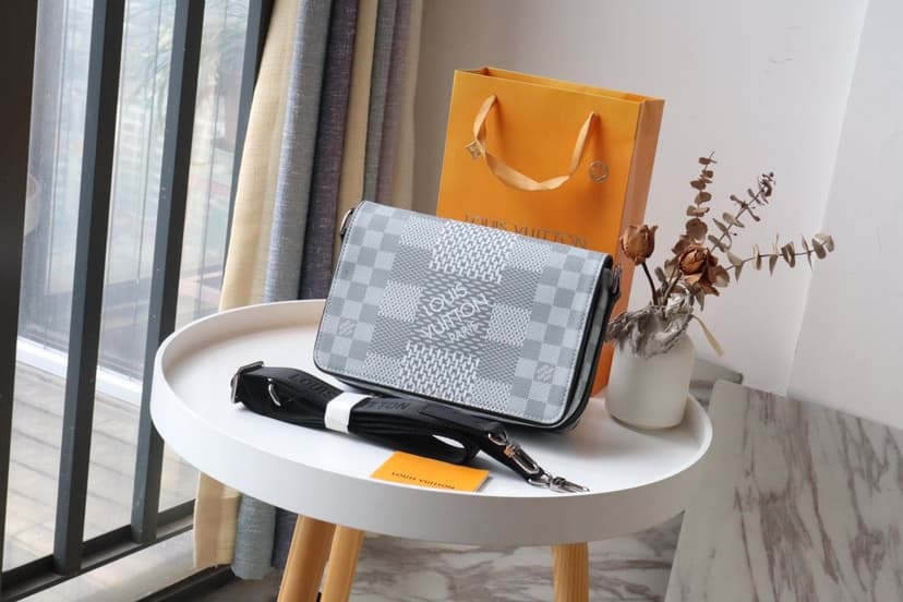 Louis Vuitton Studio Messenger Damier Graphite Plaster N50014