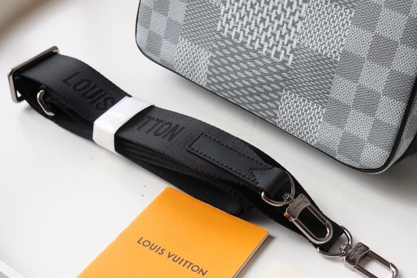 Louis Vuitton Studio Messenger Damier Graphite Plaster N50014