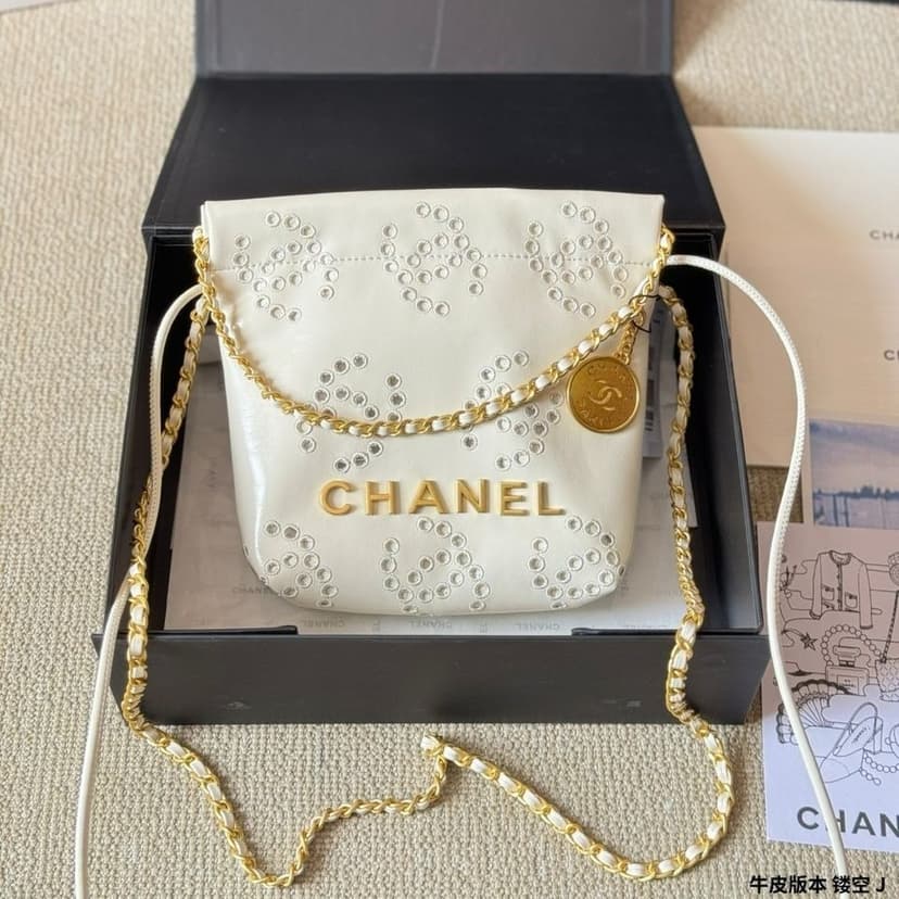 Chanel 22 Mini Handbag White 7.5in/19cm For Women AS3980-B19648-10601
