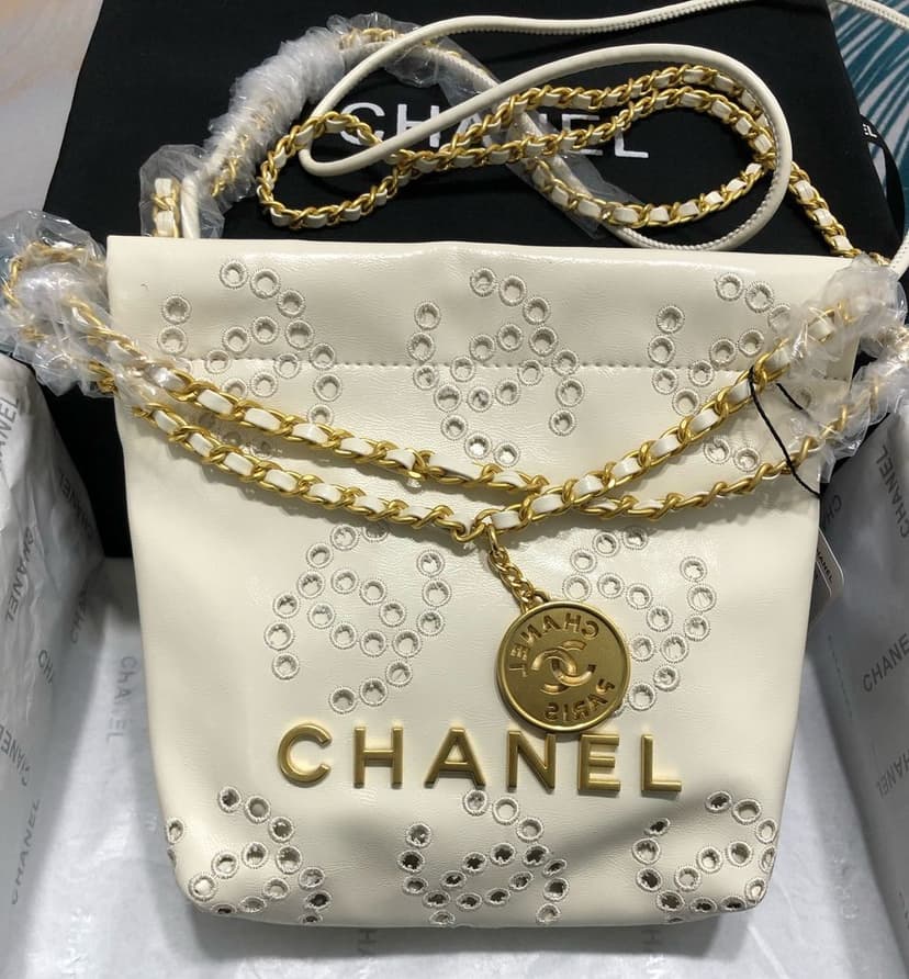 Chanel 22 Mini Handbag White 7.5in/19cm For Women AS3980-B19648-10601