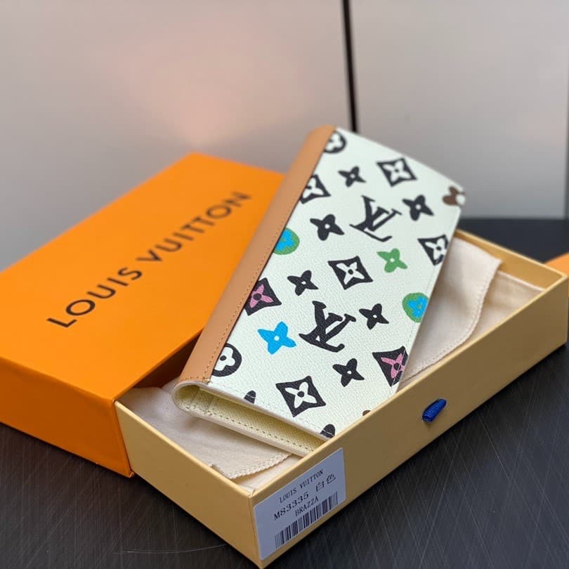 Louis Vuitton Brazza Wallet Cream For Women 3.9 Inches/ 10 Cm M83335