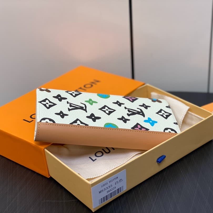 Louis Vuitton Brazza Wallet Cream For Women 3.9 Inches/ 10 Cm M83335