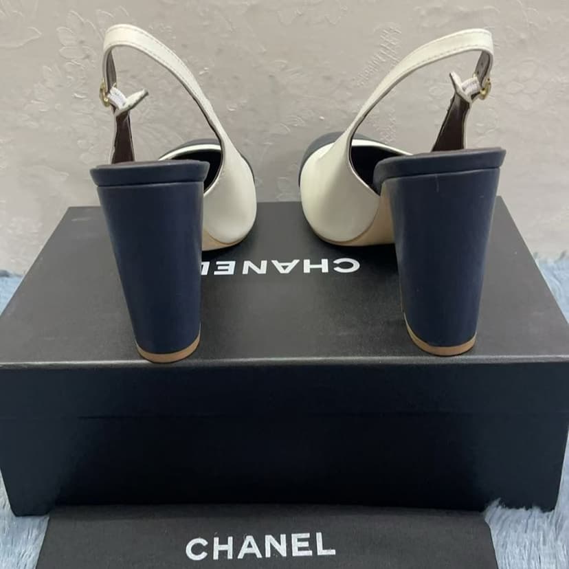 Chanel Slingbacks White And Dark Blue For Women - G45564 B15702 NV160