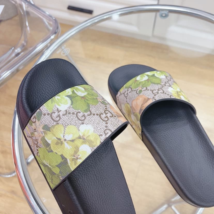 Gucci Men's GG Pursuit Floral Slides Green For Men 407345