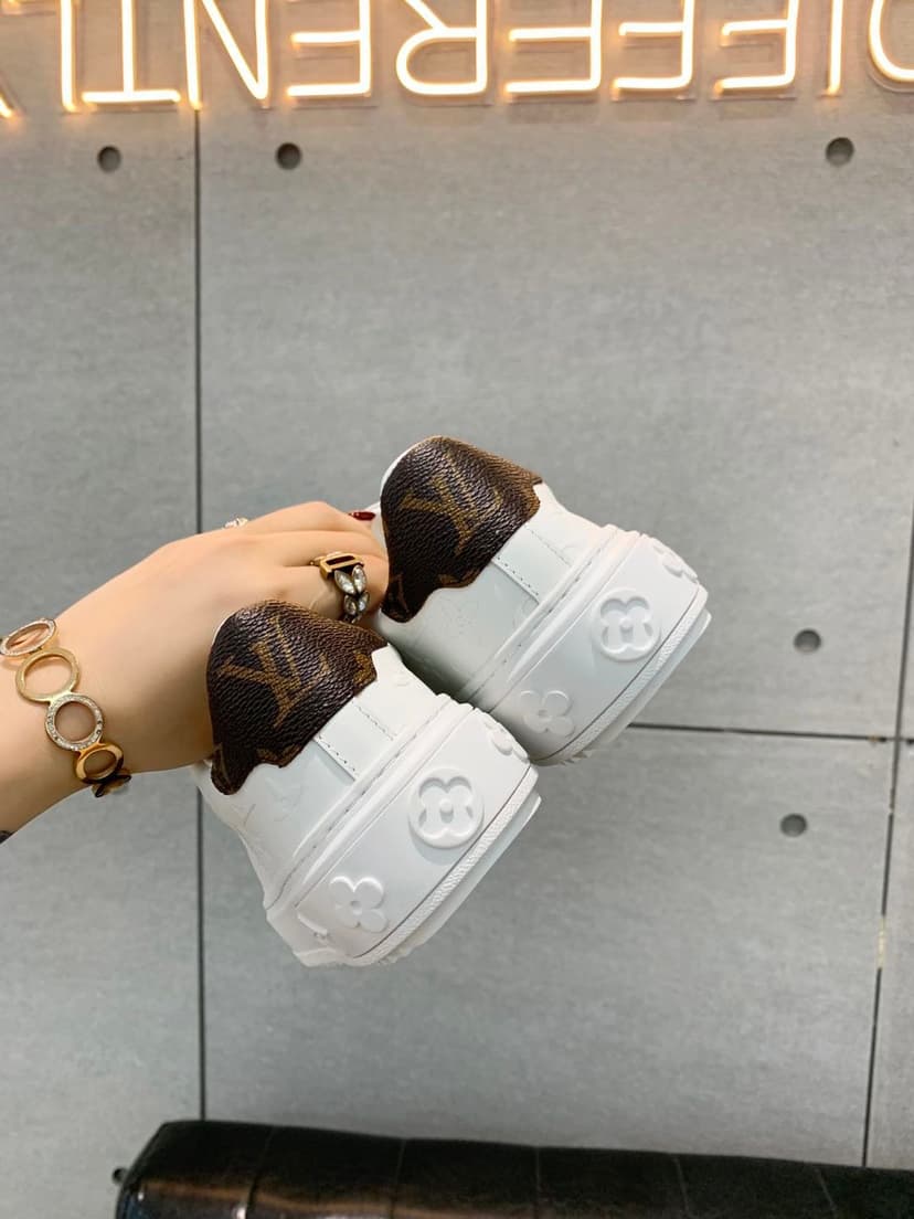 Louis Vuitton Time Out Sneaker White For Women LV 1AAE5O