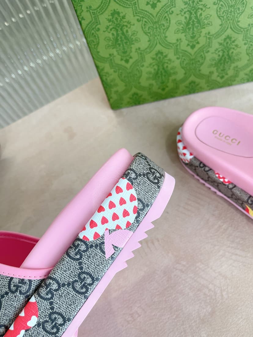 Gucci GG Blooms Supreme Floral Slide Sandal By Canvas Fabric Pink For Women GG