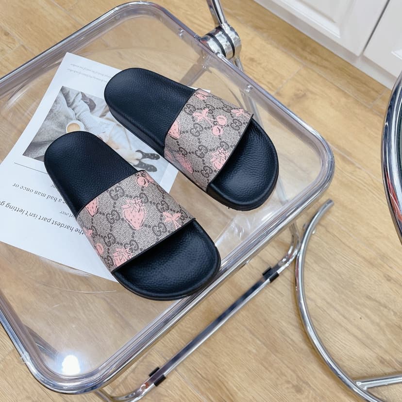 Gucci Men's GG Slide Sandal With Strawberry And Cherry Black For Men 407345