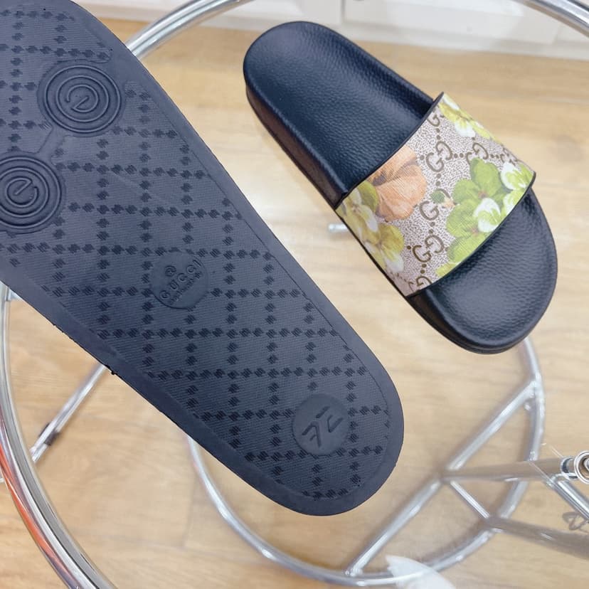 Gucci Men's GG Pursuit Floral Slides Green For Men 407345