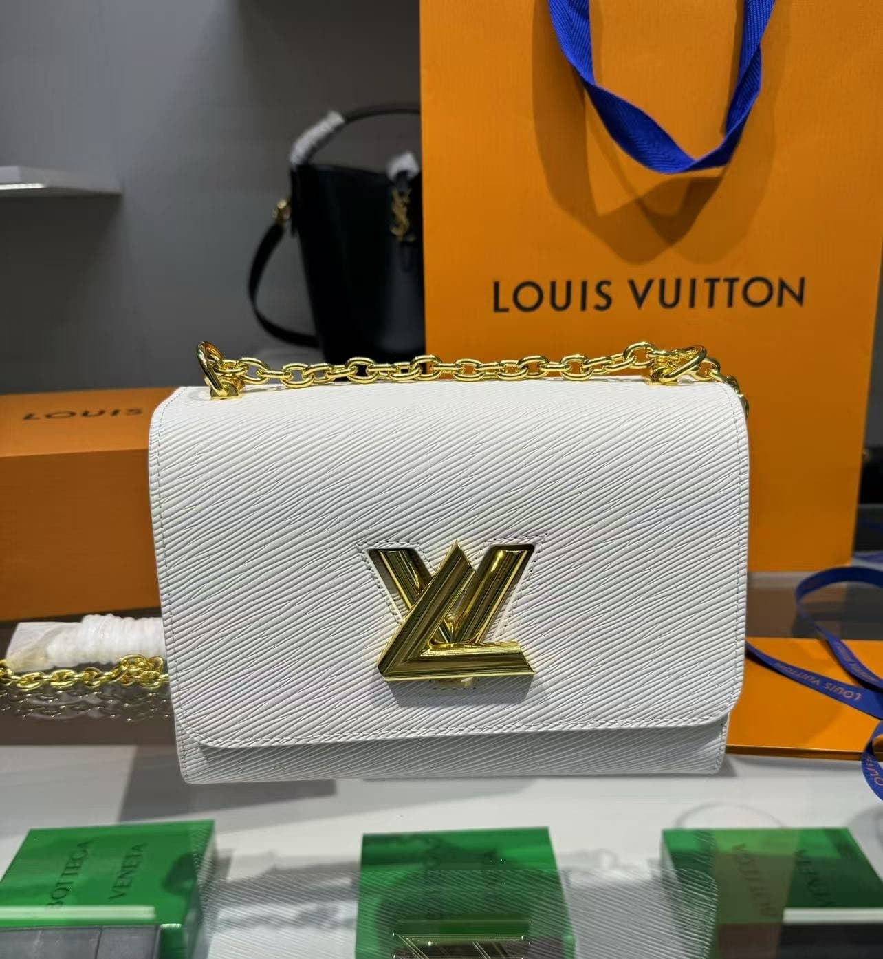 undefined - alternate