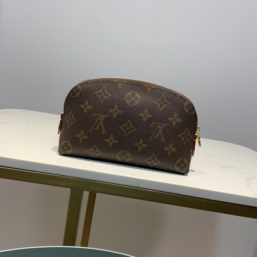 Louis Vuitton Cosmetic Pouch PM Monogram Canvas For Women, Women's Bags 7.5in/19cm LV M47515