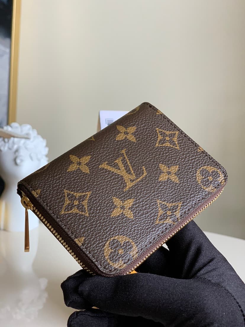 Louis Vuitton Zippy Coin Purse In Monogram Canvas For Women, Women's Wallet 11cm LV M60067