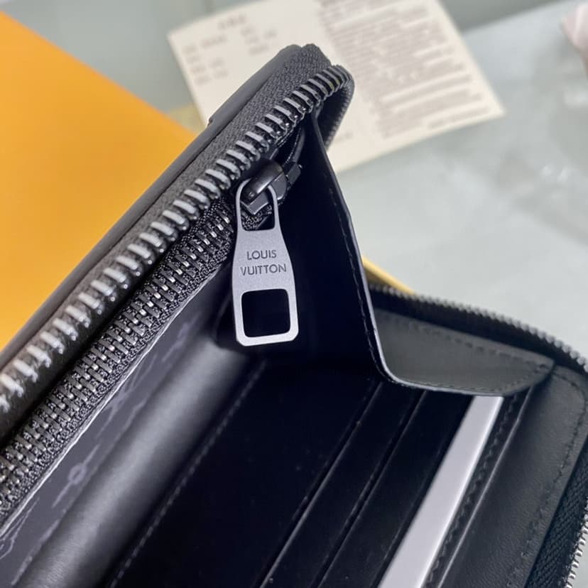 Louis Vuitton Zippy Wallet Trunk Monogram Eclipse For Men, Men's Wallet 7.7in/19.5cm LV M80558