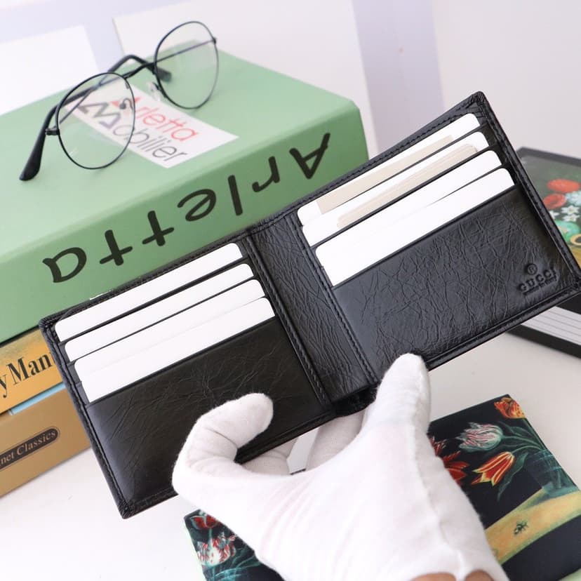 Gucci Bi-Fold Wallet Black with Interlocking G For Men 4.3in/11cm GG