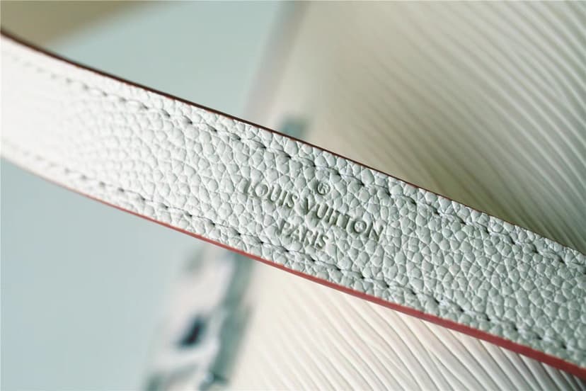 [True-to-ORIGINAL] Louis Vuitton Buci Epi Quartz White For Women 24.5cm/9.6in - M59457