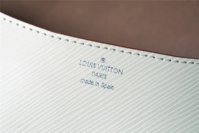 [True-to-ORIGINAL] Louis Vuitton Buci Epi Quartz White For Women 24.5cm/9.6in - M59457