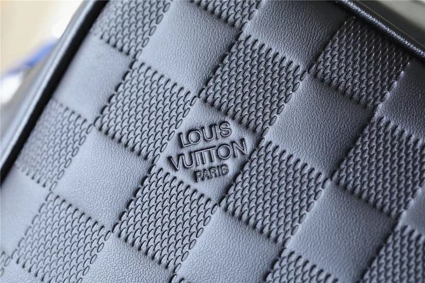 Louis Vuitton Sirius Messenger Damier Infini Onyx For Men, Men's Bags, Shoulder And Crossbody Bags 10.6in/27cm LV N45286