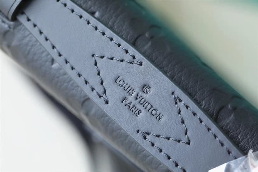 Louis Vuitton S-Lock Briefcase Taurillon Monogram Black For Men, Men's Bags, Shoulder And Crossbody Bags 14.6in/37cm LV M20835