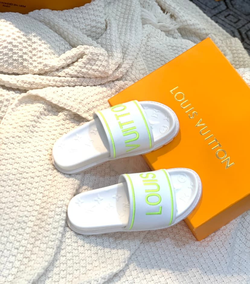 Louis Vuitton Women's Pool Pillow Flat Comfort Mule White For Women LV