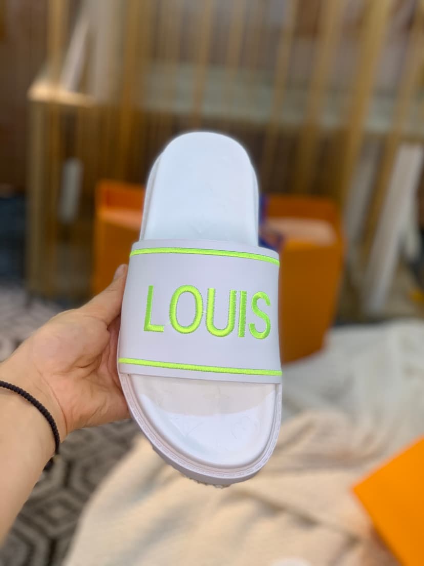 Louis Vuitton Women's Pool Pillow Flat Comfort Mule White For Women LV