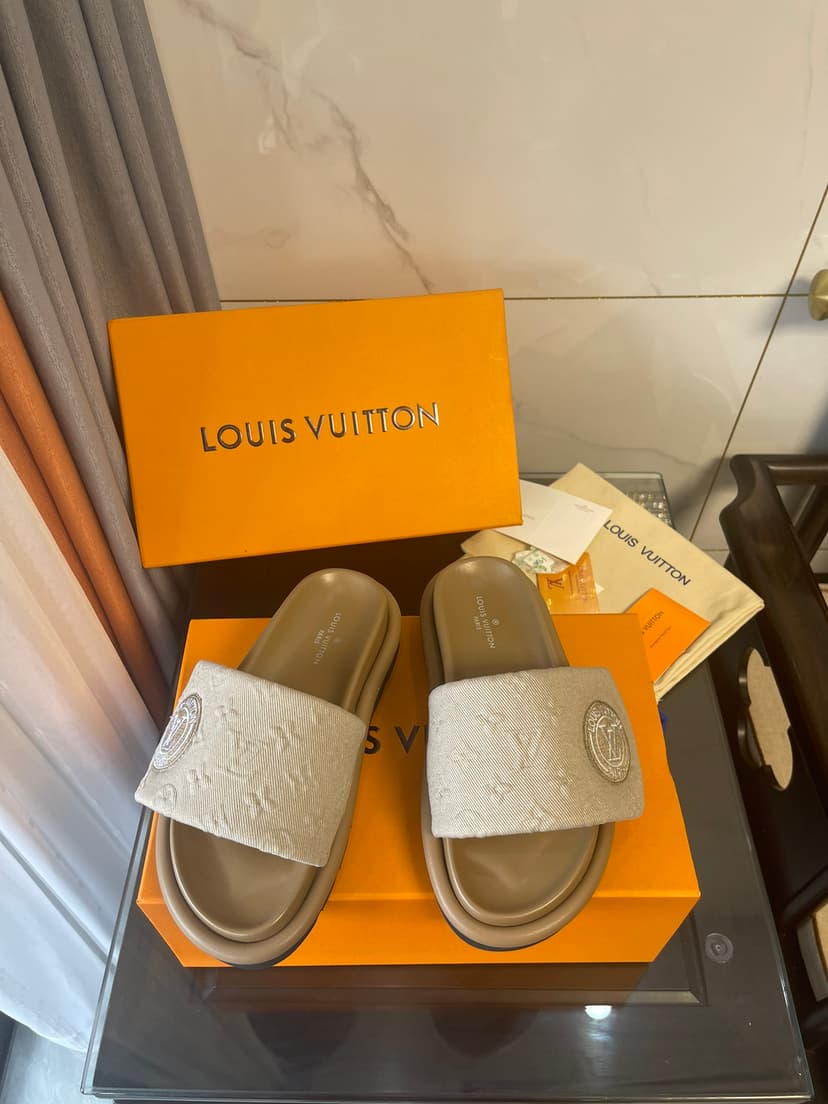 Louis Vuitton Women's Pool Pillow Comfort Flat Mule Beige For Women LV