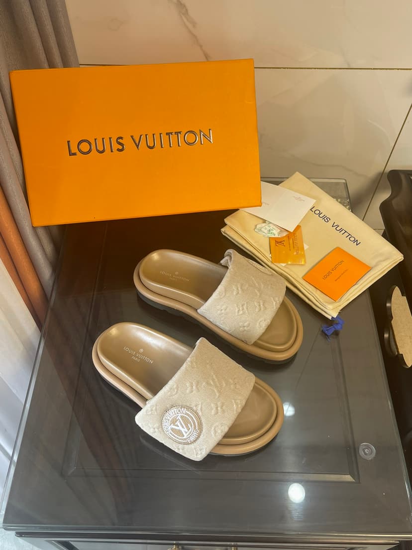 Louis Vuitton Women's Pool Pillow Comfort Flat Mule Beige For Women LV