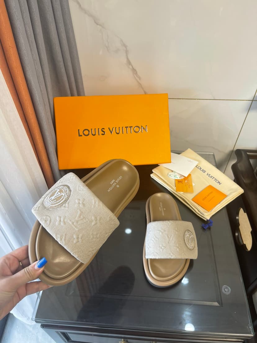 Louis Vuitton Women's Pool Pillow Comfort Flat Mule Beige For Women LV