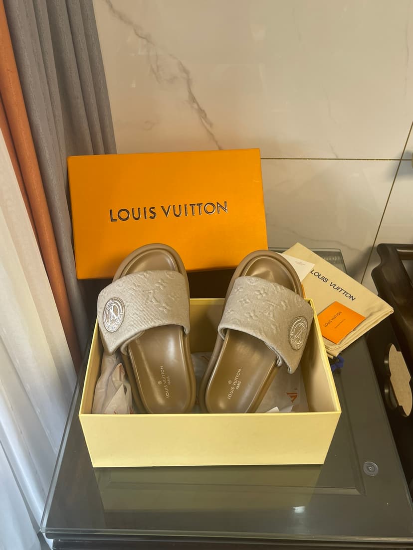 Louis Vuitton Women's Pool Pillow Comfort Flat Mule Beige For Women LV