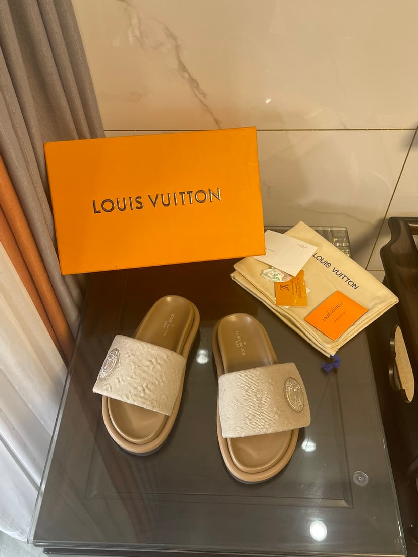 Louis Vuitton Women's Pool Pillow Comfort Flat Mule Beige For Women LV