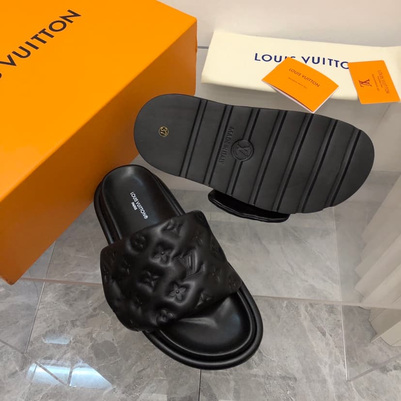 Louis Vuitton Women's Pool Pillow Flat Comfort Mule Black For Women LV 1AABKM