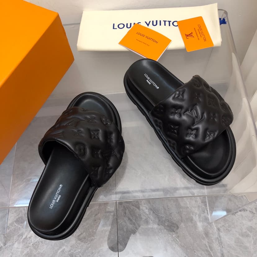 Louis Vuitton Women's Pool Pillow Flat Comfort Mule Black For Women LV 1AABKM