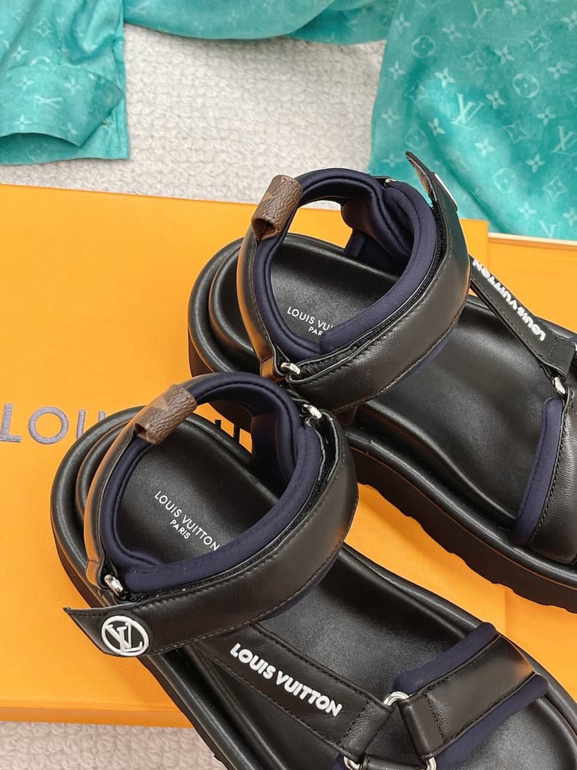 Louis Vuitton Women's Pool Pillow Flatform Comfort Sandal Black For Women LV 1AABR3