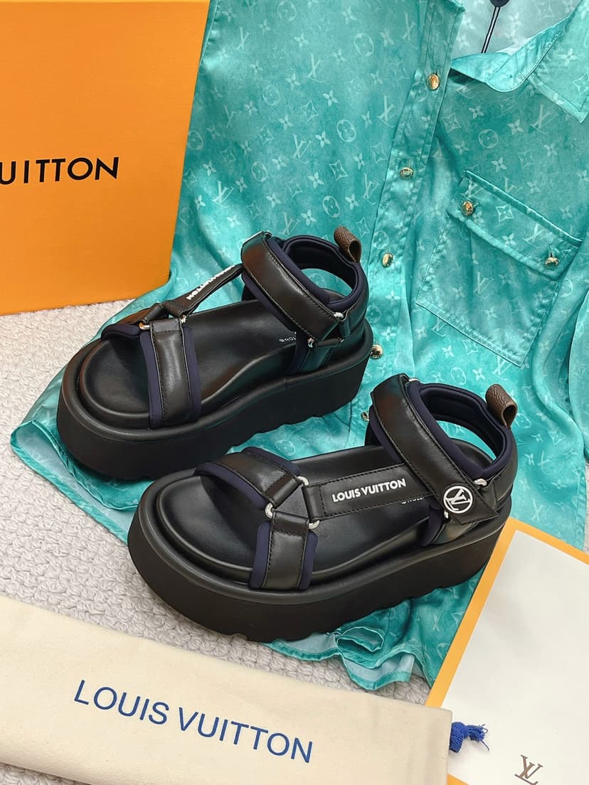 Louis Vuitton Women's Pool Pillow Flatform Comfort Sandal Black For Women LV 1AABR3