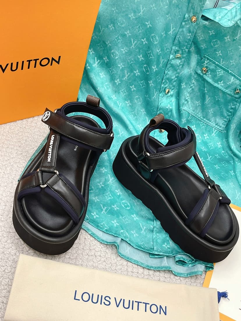 Louis Vuitton Women's Pool Pillow Flatform Comfort Sandal Black For Women LV 1AABR3