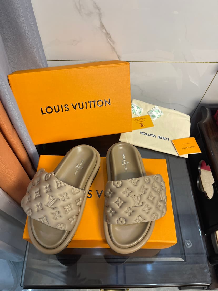 Louis Vuitton Women's Pool Pillow Comfort Flat Mule Brown For Women LV