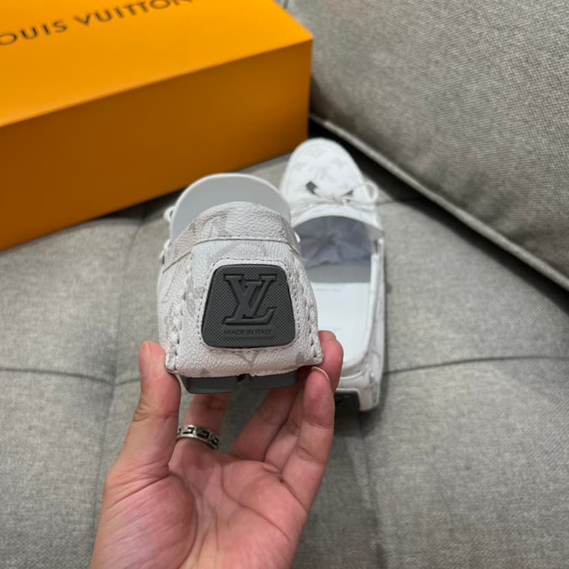 Louis Vuittion LV Driver Moccasin White For Men LV 1AAF46