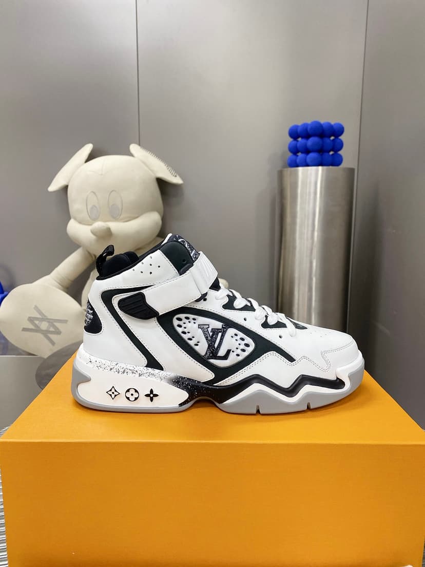 Louis Vuitton Women's Sneaker LV Trainer 2 White For Women LV