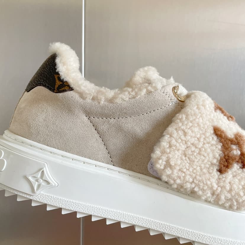 Louis Vuitton Women's Time Out Sneaker Nude For Women LV 1AADU0