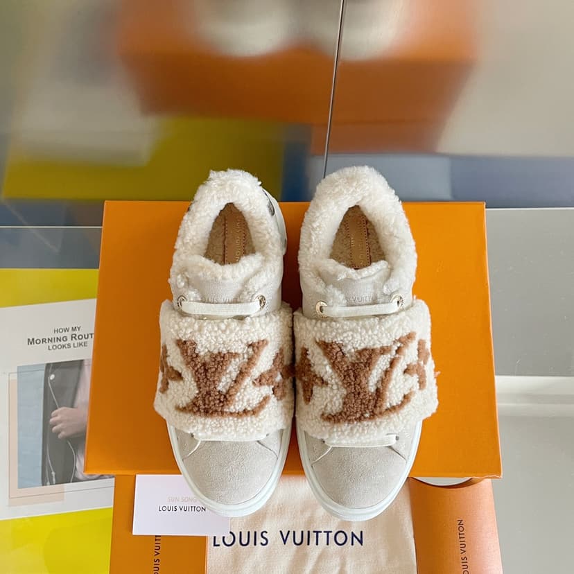 Louis Vuitton Women's Time Out Sneaker Nude For Women LV 1AADU0
