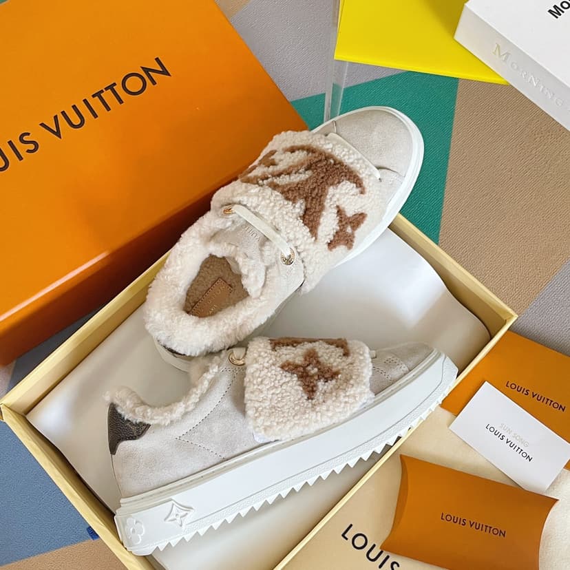 Louis Vuitton Women's Time Out Sneaker Nude For Women LV 1AADU0