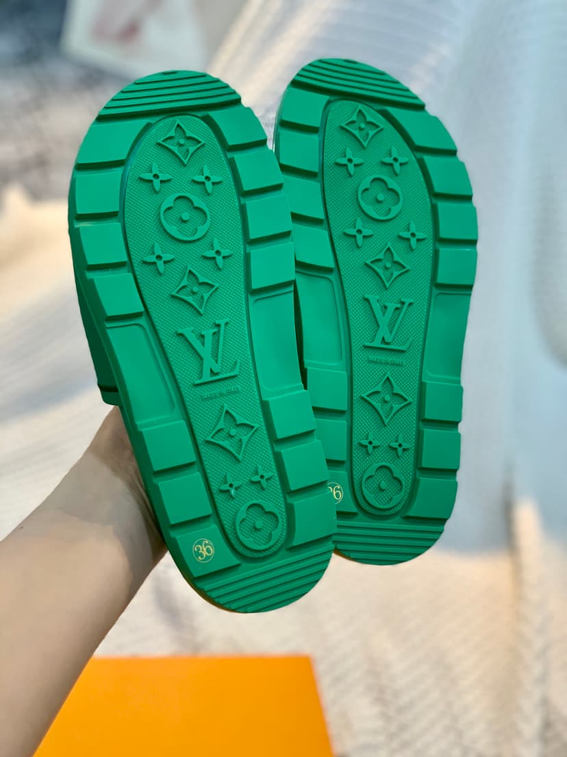 Louis Vuitton Women's Pool Pillow Flat Comfort Mule Green For Women LV