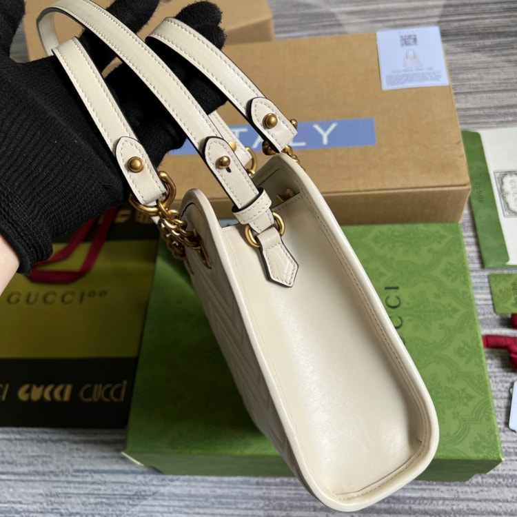 Gucci Marmont Matelasse Mini Bag White 696123 DTDHT 9022