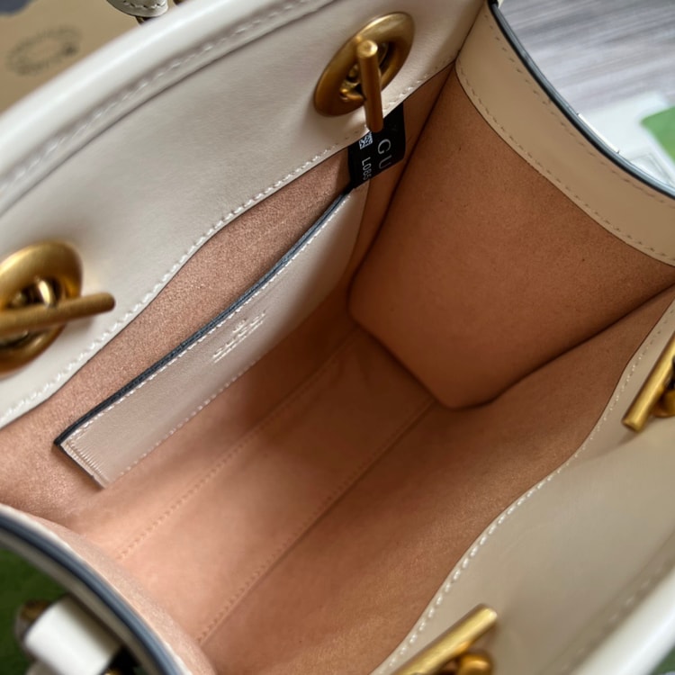 Gucci Marmont Matelasse Mini Bag White 696123 DTDHT 9022