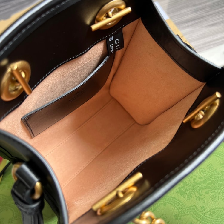 Gucci Marmont Matelasse Mini Bag Black ‎696123 DTDHT 1000