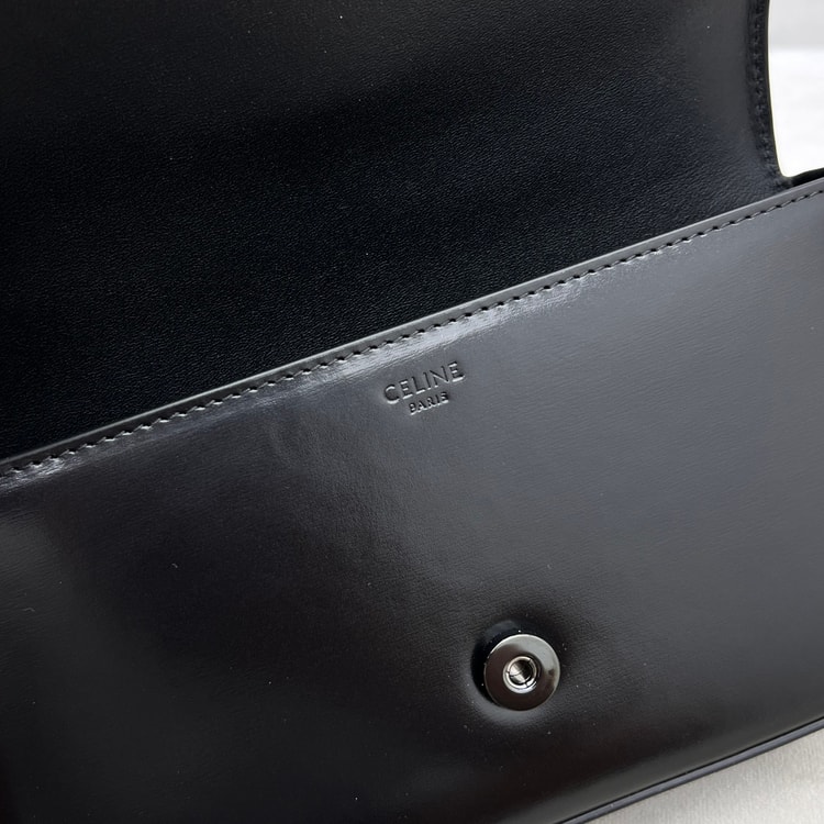 Celine Chain Shoulder Bag Triomphe Black 197993EQJ.38NN