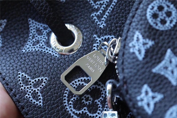 Bella Monogram Pattern Black For Women 8.4in/22cm M21096