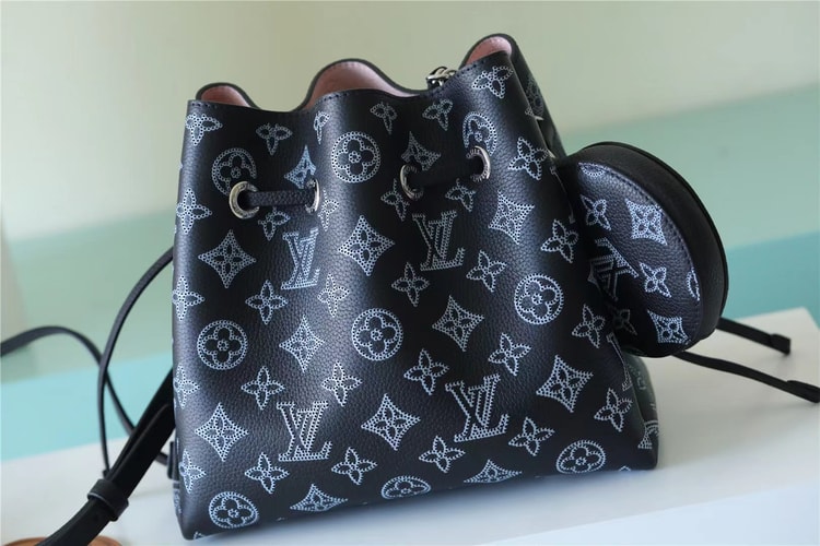 Bella Monogram Pattern Black For Women 8.4in/22cm M21096