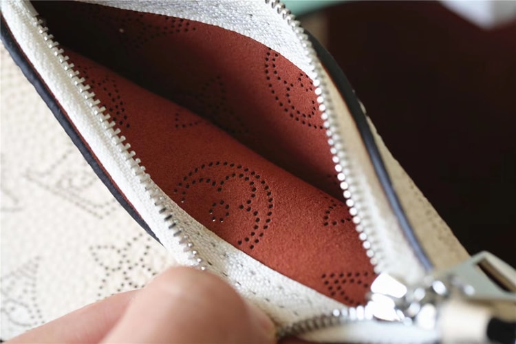 Louis Vuitton Blossom PM White