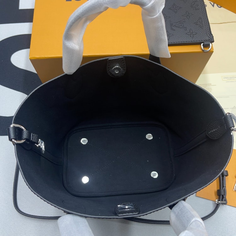 Louis Vuitton Loop Blossom PM Black For Women‎ 7.9in/20cm M21848