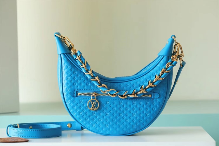 Louis Vuitton Loop Blue For Women‎ 9.1in/23.1cm