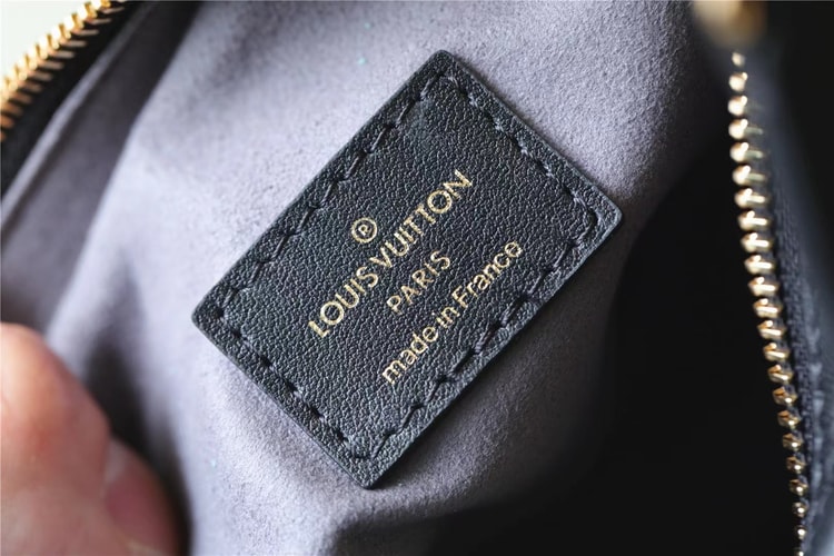 Louis Vuitton Loop Black For Women‎ 9.1in/23.1cm M22591